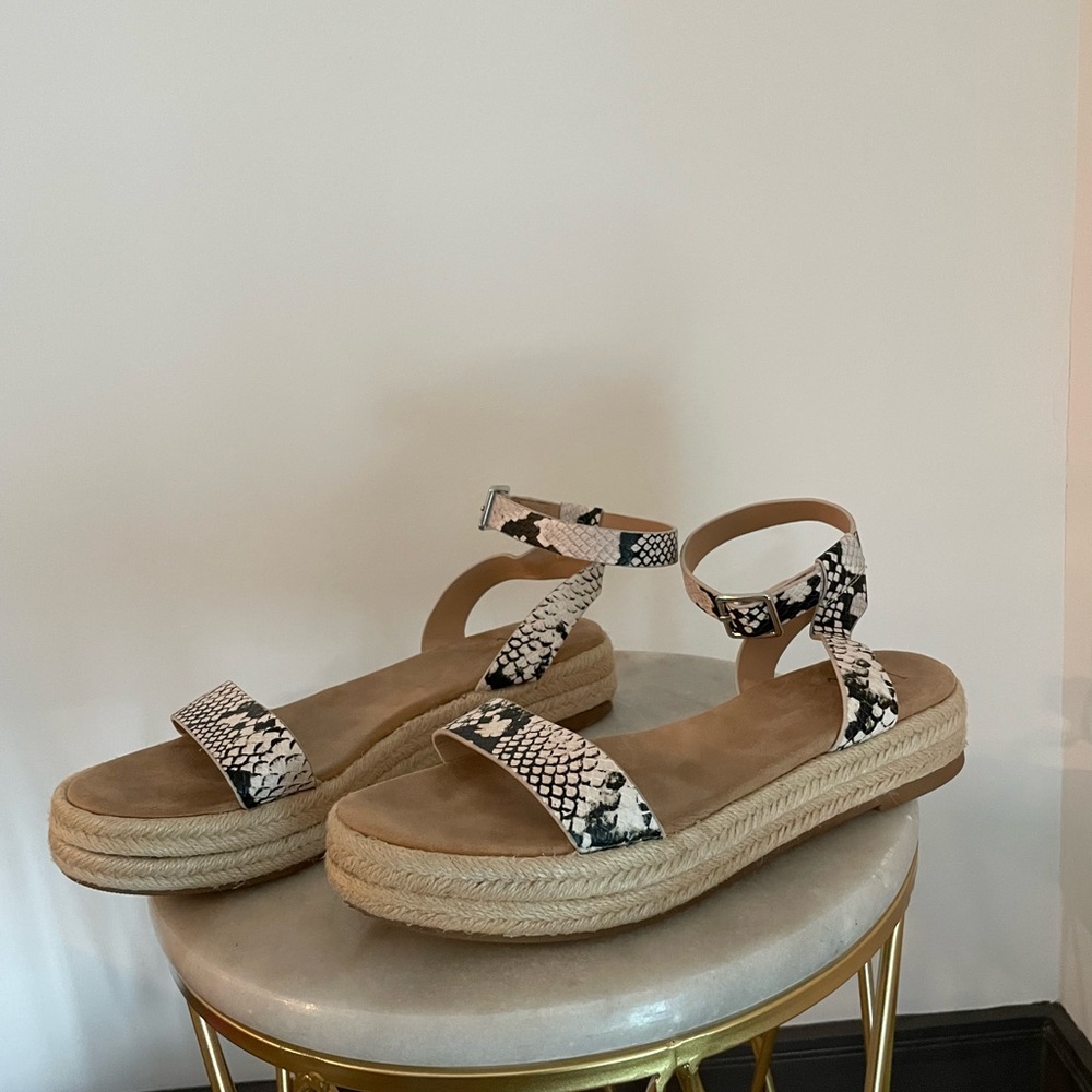 INC Wide Fit Flatform Sandals Tali Raffia Detail Wedge In Snakeskin. Siz…
